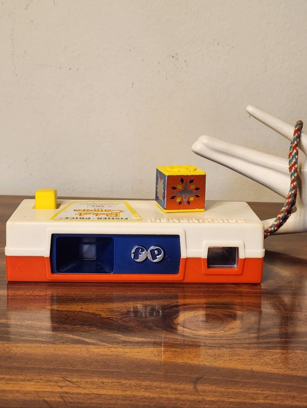 Vintage 1974 Fisher Price Pocket Camera 464 Zoo Pictures Works